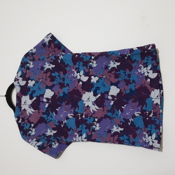 Butter Soft Scrub Medical Professional Floral and Abstract Patterned Bundle 4 - Picture 11 of 13